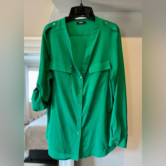 Premise Studio Green blouse - Picture 2 of 13
